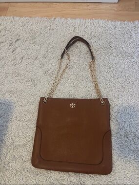 Tory Burch Chestnut Brown Pebbled Leather Shoulder Bag with Gold Chain